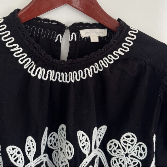 Jennifer & Grace Embroidered Blouse - Picture 4 of 13